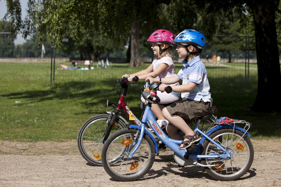 Children cycling (picture credit pressedienst fahrrad)